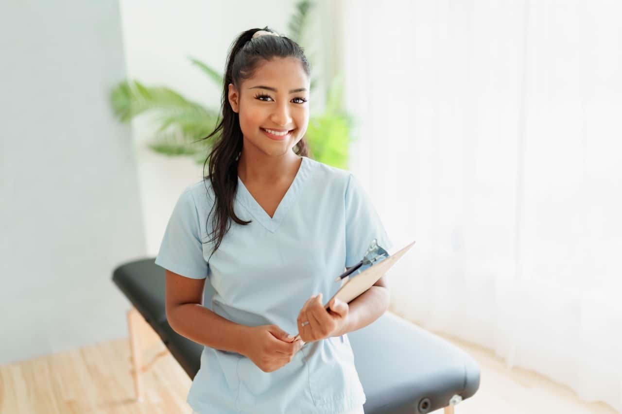 How to Become a Sports Physical Therapist Assistant | Salary